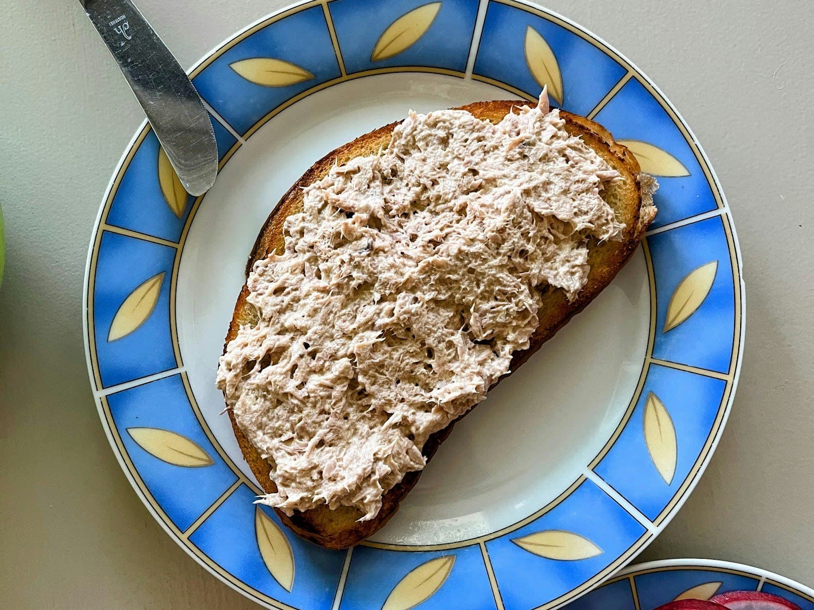 Tostada con atún